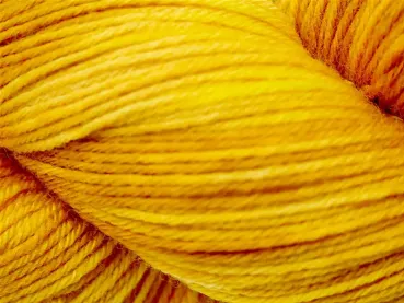 Preview: Infinito - 100g-Strang feinste Merinowolle in Gelbtönen