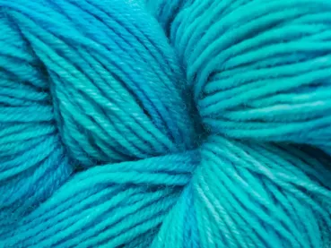 Preview: Türkisverlaufendes Sockengarn als 100g-Strang
