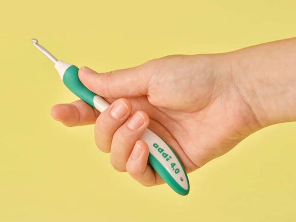 addi Swing, die ergonomische Häkelnadel