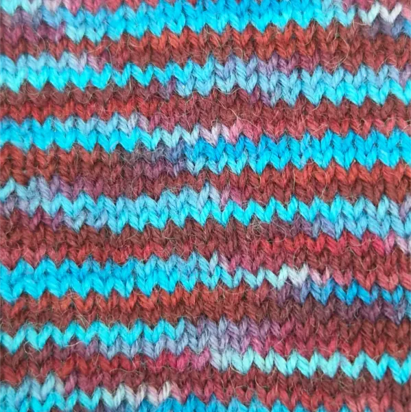 Detailbild zu Handgestrickten Socken "Gletscherfeuer" aus handgefärbter Wolle