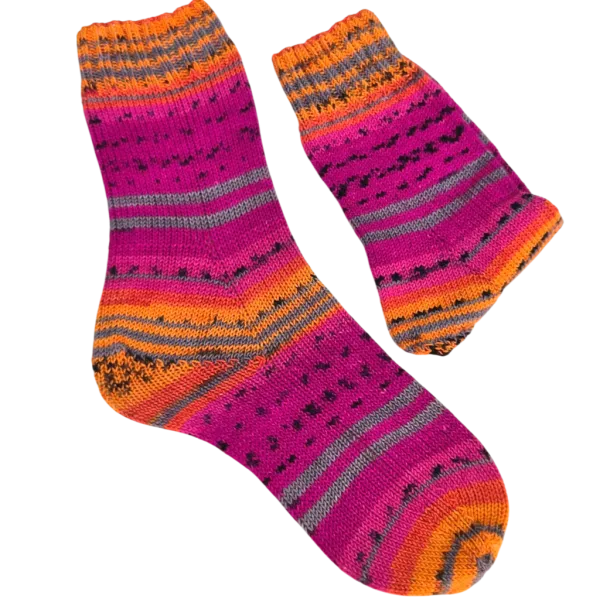 Handgstrickte Socken ohne tierische Faser